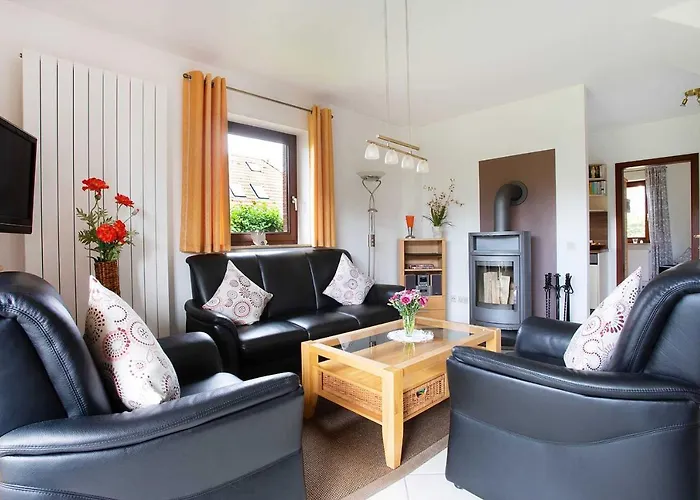 Britschock Mit Eingezaeuntem Garten Und Sauna *